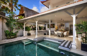 Exquisite 4BR Villa Oasis in Central Seminyak, Bali
